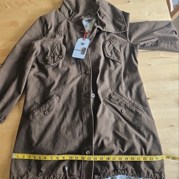 Daughters of the Liberation coat, large - Picture 4 of 8